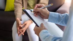 Terapia breve estratégica en el tratamiento de adicciones